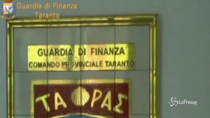 Taranto, truffa e fatture false