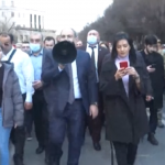 Armenia: premier Pashinyan denuncia tentato golpe e scende in piazza con i suoi sostenitori – VIDEO