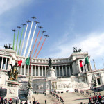 Le frecce tricolori sopra Altare della Patria