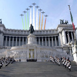Le frecce tricolori sopra Altare della Patria