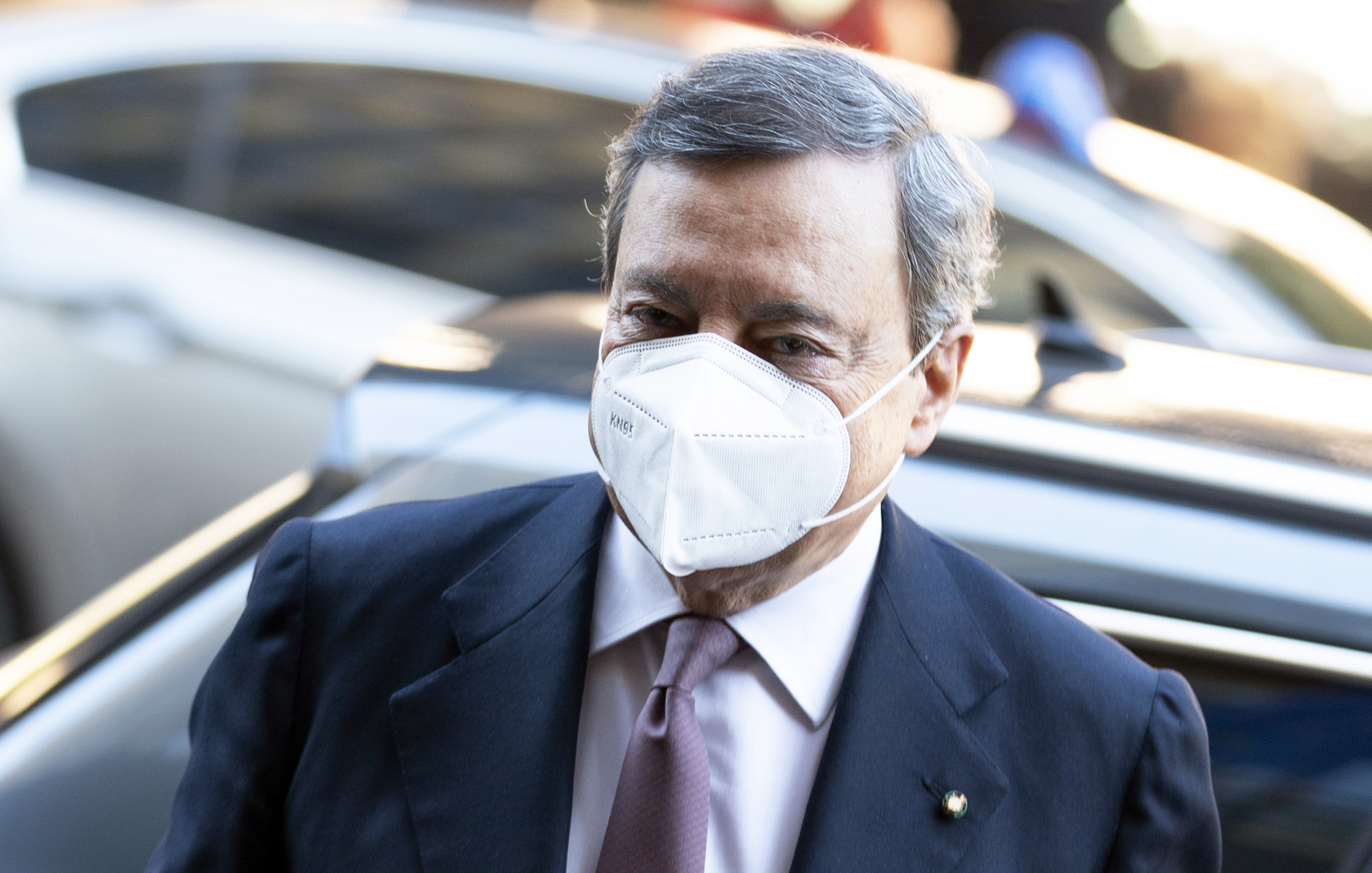 Coronavirus, Draghi all’Ue: “Accelerare su vaccinazioni e non giustificare aziende inadempienti”