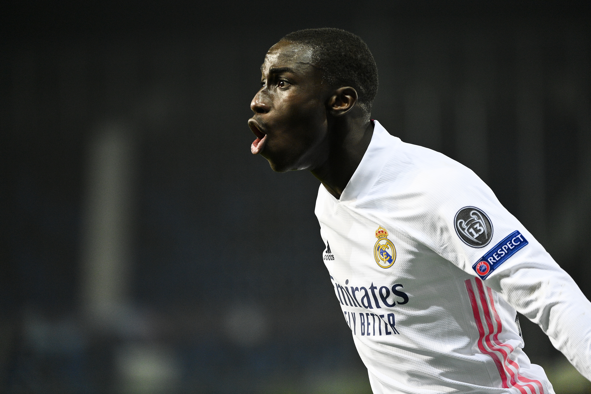 Champions League, Atalanta in 10 cede al Real solo nel finale: decide Mendy Champions League, Atalanta in 10 cede al Real solo nel finale: decide Mendy