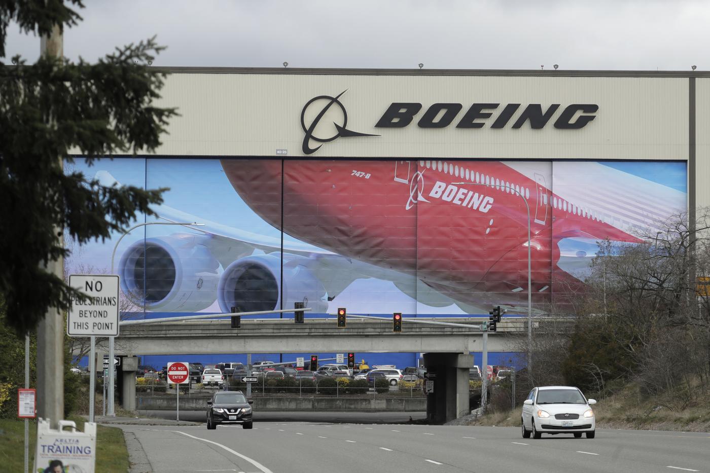 Nuovo atterraggio d’emergenza per un Boeing 777: problemi al motore Nuovo atterraggio d’emergenza per un Boeing 777: problemi al motore