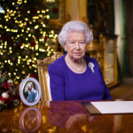 Regno Unito, la Regina Elisabetta invita a vaccinarsi: “A me non ha fatto per niente male”