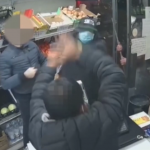 Bologna, aggredì titolare di un minimarket per 20 euro: arrestato