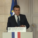 Ue, Macron: “Passaporto sanitario non deve dipendere da vaccinazione del singolo”