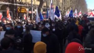 Manifestanti chiedono la liberazione del leader di opposizione Melia