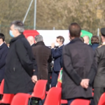 Limbiate, l’arrivo del feretro di Attanasio avvolto nel tricolore