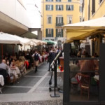 Milano, ultimo weekend in zona gialla: assembramenti sui Navigli