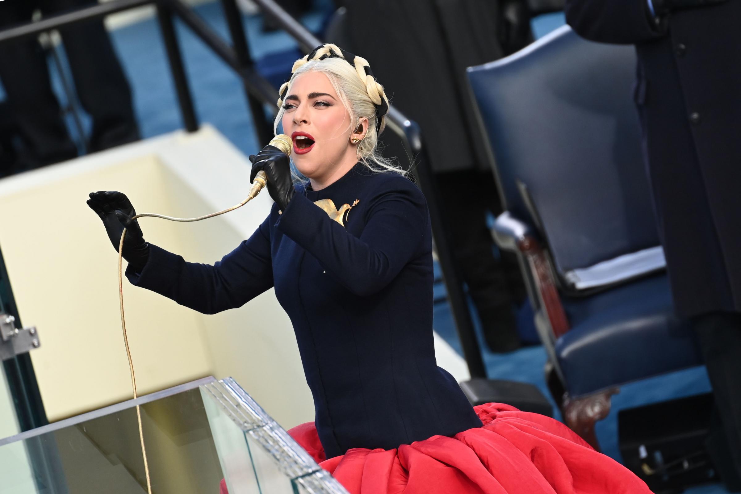I cani di Lagy Gaga tornano a casa, lacrime di gioia per la cantante I cani di Lagy Gaga tornano a casa, lacrime di gioia per la cantante