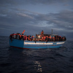 Nuova strage di migranti: naufragio al largo della Libia, almeno 15 morti