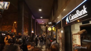 Proteste a Barcellona per arresto rapper Hasel