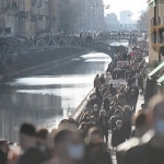 Milano, ingressi contingentati e transenne sui Navigli | VIDEO