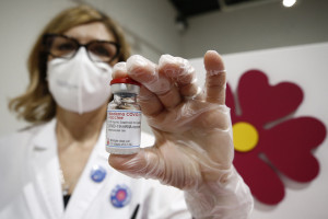 Coronavirus, secondo contratto Ue-Moderna per 300 mln dosi