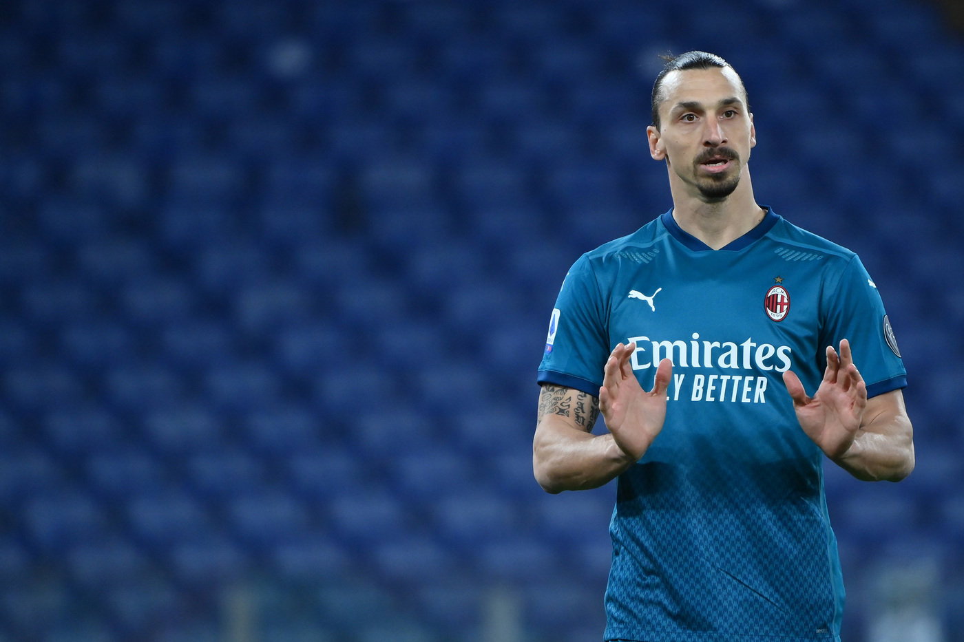 Milan: lesione agli adduttori, almeno 10 giorni di stop per Ibrahimovic Milan: lesione agli adduttori, almeno 10 giorni di stop per Ibrahimovic