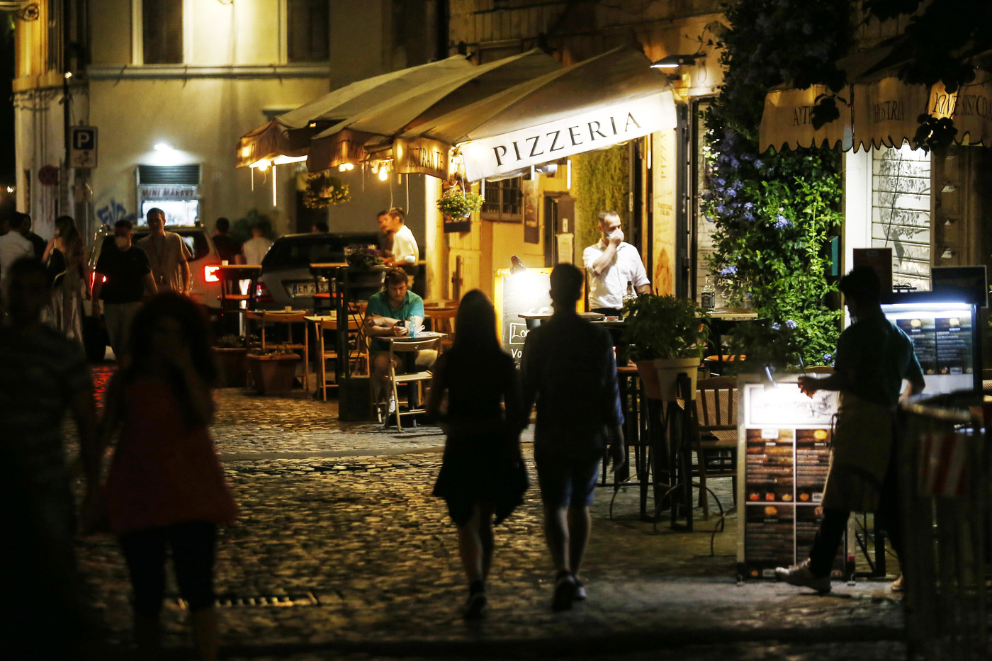 In seguito alle ordinanze anti Covid alcune piazze della movida sono state chiuse