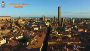 Bologna, vendevano falsi pacchetti turistic