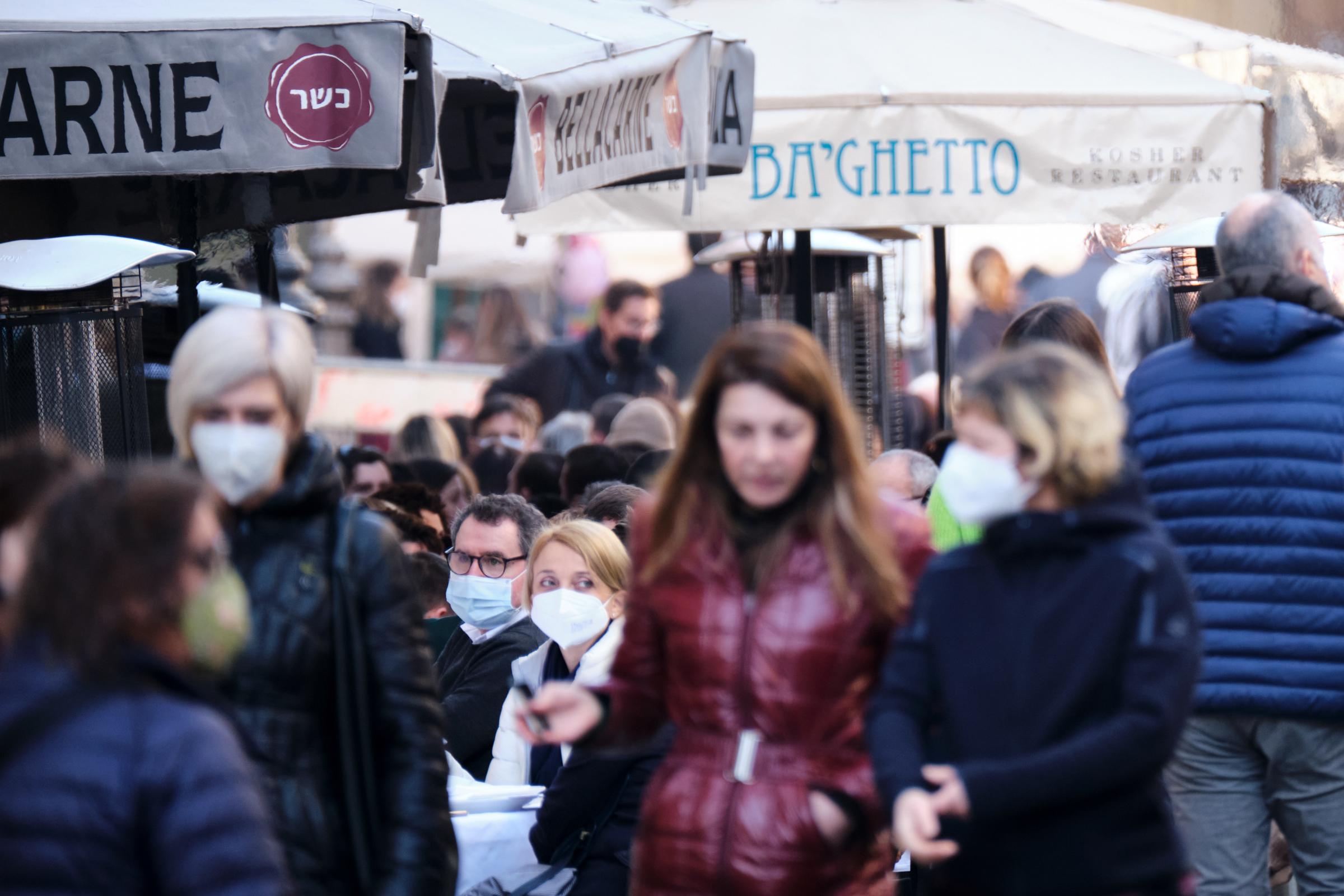 Inail, il 70% dei contagiati Covid è donna: a rischio tragitto casa-ufficio