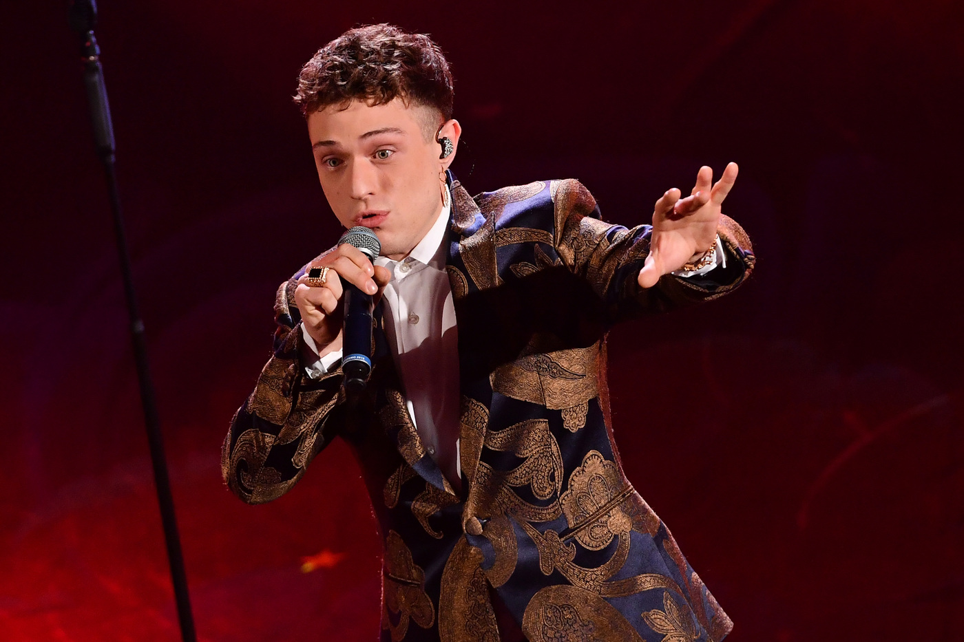 Sanremo, Irama resta in gara: “Grato ma anche dispiaciuto” Sanremo, Irama resta in gara: “Grato ma anche dispiaciuto”