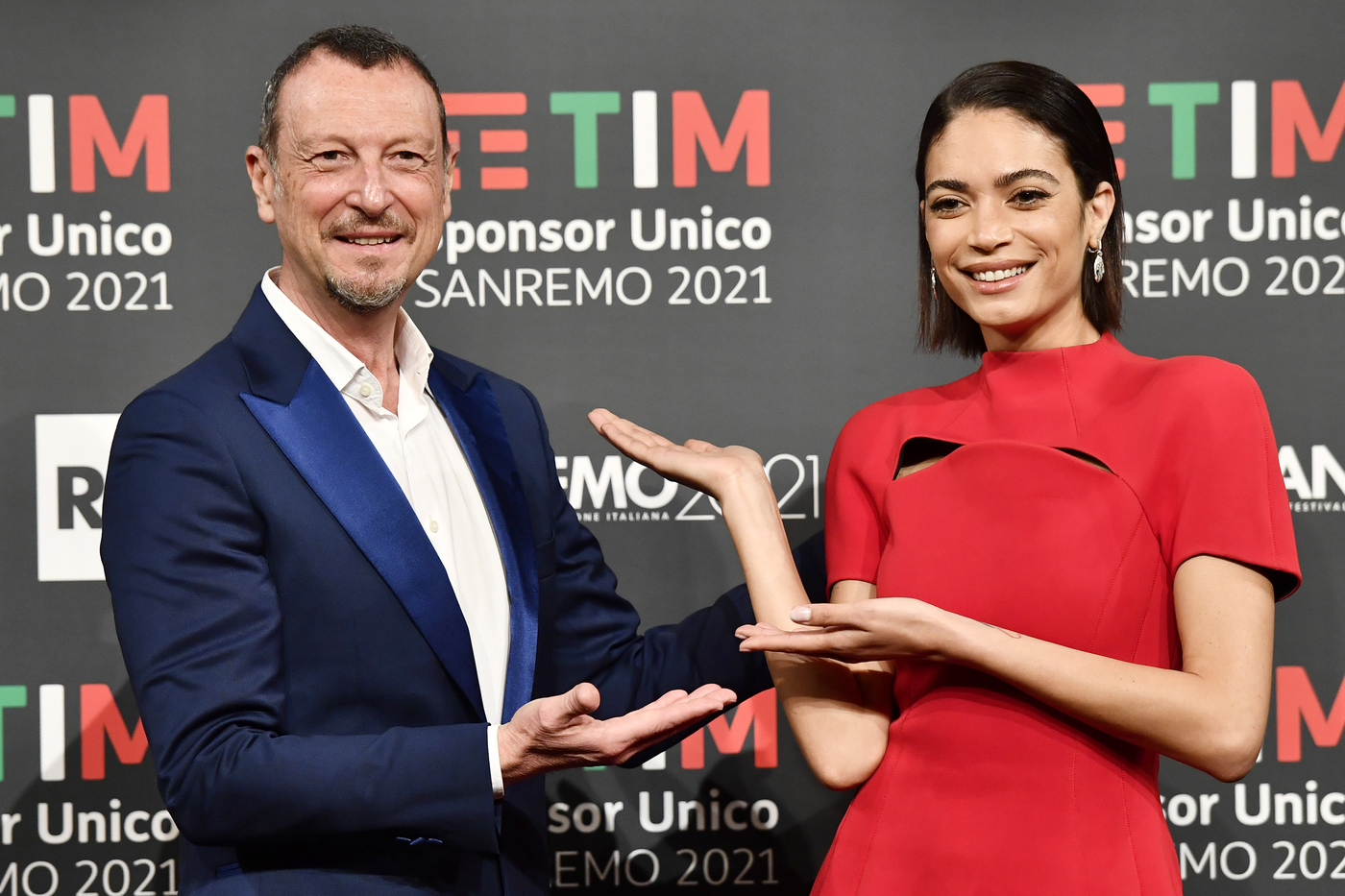 Sanremo, attesa per la decisione su Irama. Stasera arriva Laura Pausini