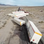 California, deraglia treno merci: le carrozze ammucchiate dopo l’incidente