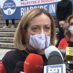 Meloni: “Draghi sospenda Cashback  e dedichi quei 5 miliardi ai ristori”