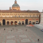 Bologna, primo giorno in zona rossa: cittadini disciplinati