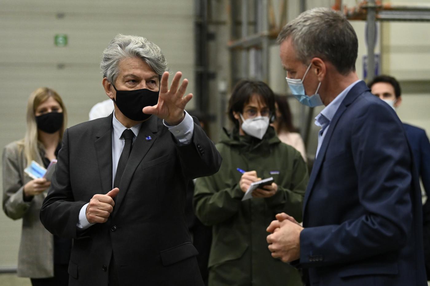 Breton: “A fine 2021 l’Europa potrà produrre 2,3 miliardi di dosi l’anno” Breton: “A fine 2021 l’Europa potrà produrre 2,3 miliardi di dosi l’anno”