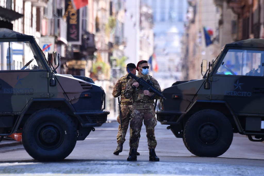 Galleria foto '9 marzo 2020: l’Italia è in quarantena per il Coronavirus – FOTOGALLERY' - foto 16