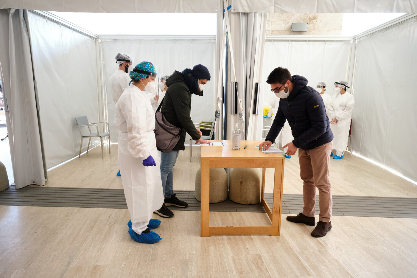 I dati, 22.865 nuovi casi su 339mila tamponi. Aumentano i contagi con più test