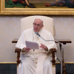 Il Papa in Iraq: “Chiederò a Dio perdono e pace dopo anni guerra. Una carezza ai cristiani”