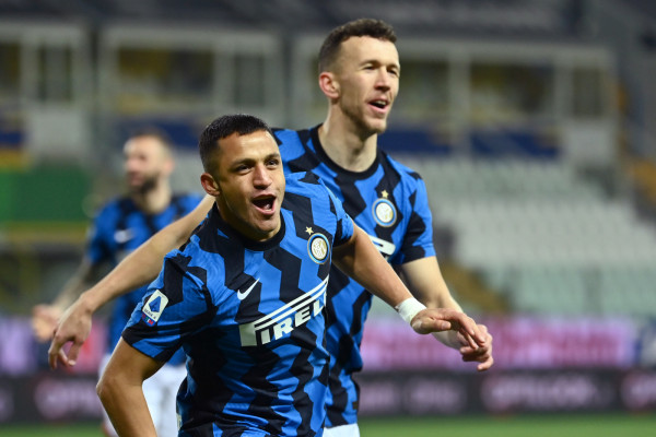Alexis Sanchez (FC Internazionale Milano) esulta dopo aver realizzato il gol 0-1
