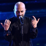 Sanremo, l’omaggio dei Negramaro a Lucio Dalla. Fiorello scherza su Zingaretti