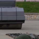 Spagna, armi schiacciate da un bulldozer per ricordare le vittime del terrorismo