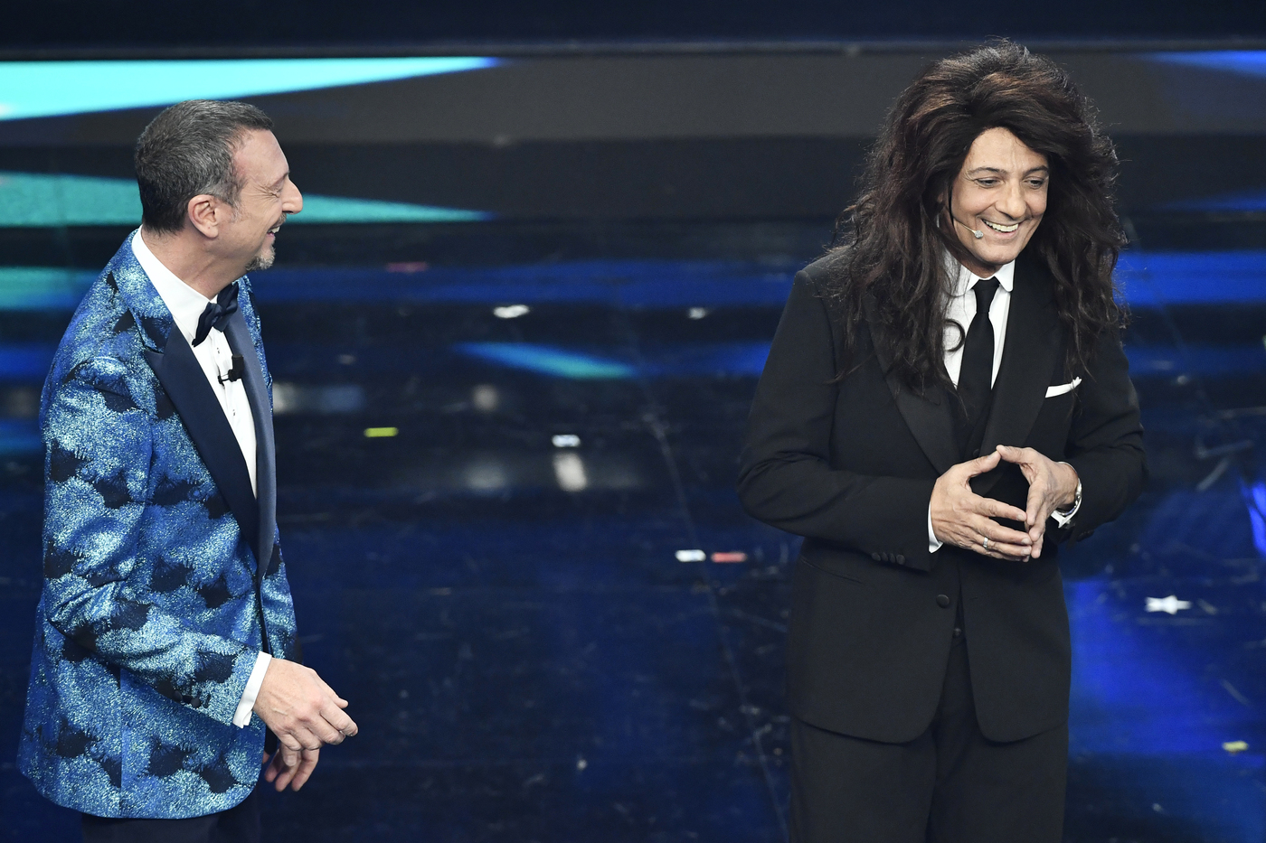 Sanremo, ascolti in risalita: 11,1 milioni spettatori per la prima parte e 43,3% di share Sanremo, ascolti in risalita: 11,1 milioni spettatori per la prima parte e 43,3% di share