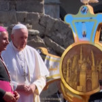 Il messaggio di Pace del Papa a Mosul: libera una colomba bianca tra le rovine