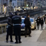 Milano, ingressi contingentati in Darsena: controlli di carabinieri e polizia all’ora dell’aperitivo