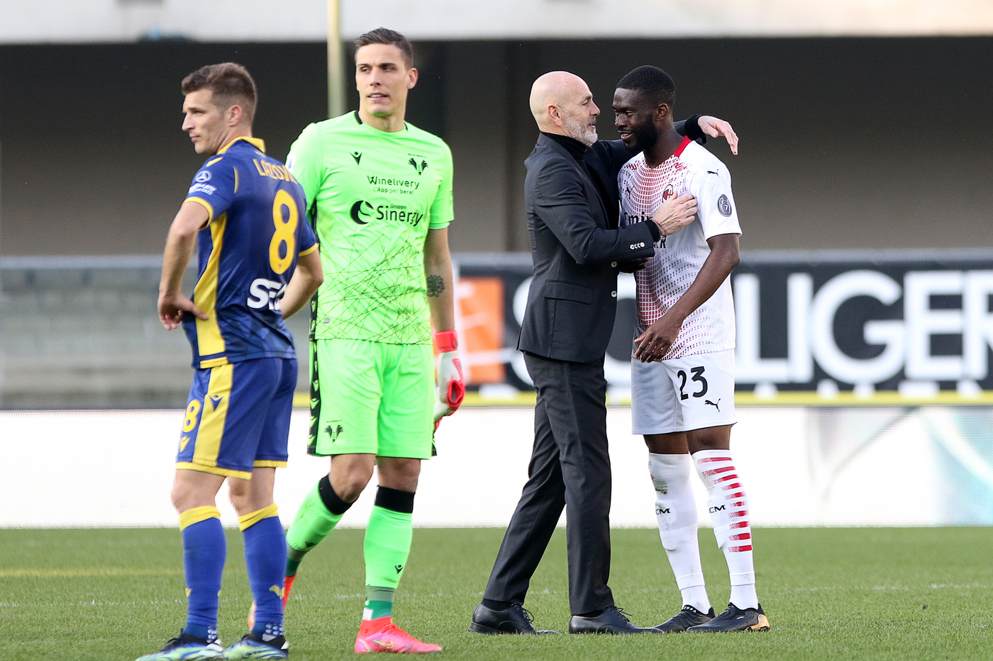 Serie A, Krunic e Dalot sbancano Verona: il Milan non molla il sogno scudetto Serie A, Krunic e Dalot sbancano Verona: il Milan non molla il sogno scudetto