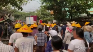 Manifestanti ancora in marcia contro il colpo di stato