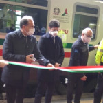 Covid, nasce un treno sanitario per trasporto pazienti gravi: 8 carrozze e 21 posti letto