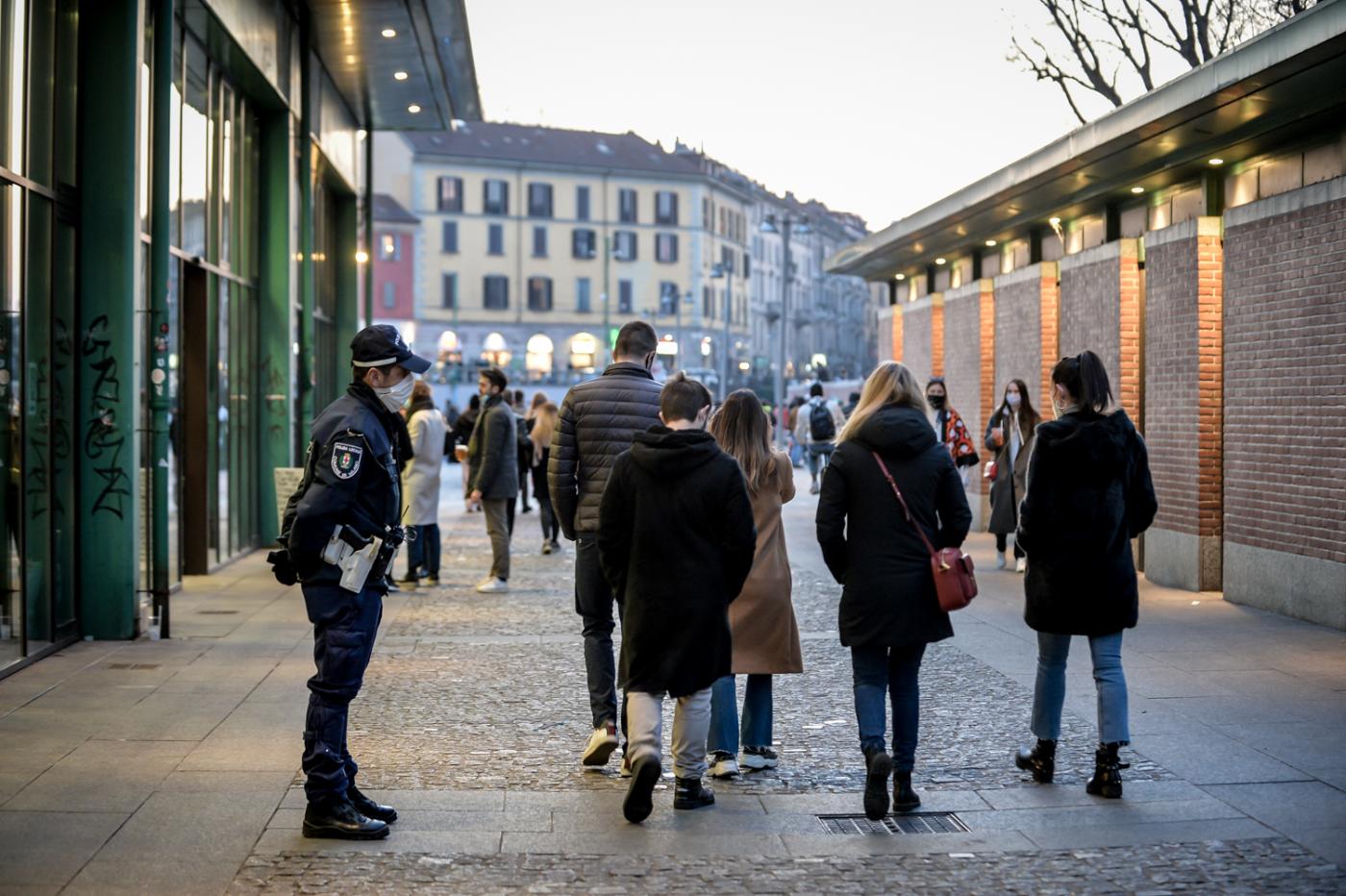 Cts: Lockdown nel weekend in tutta Italia e zona rossa con aumento casi