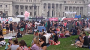 manifestazioni e scioperi per la parità di genere a Buenos Aires