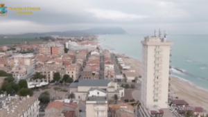 Evasori totali in un comprensorio residenziale a Macerata