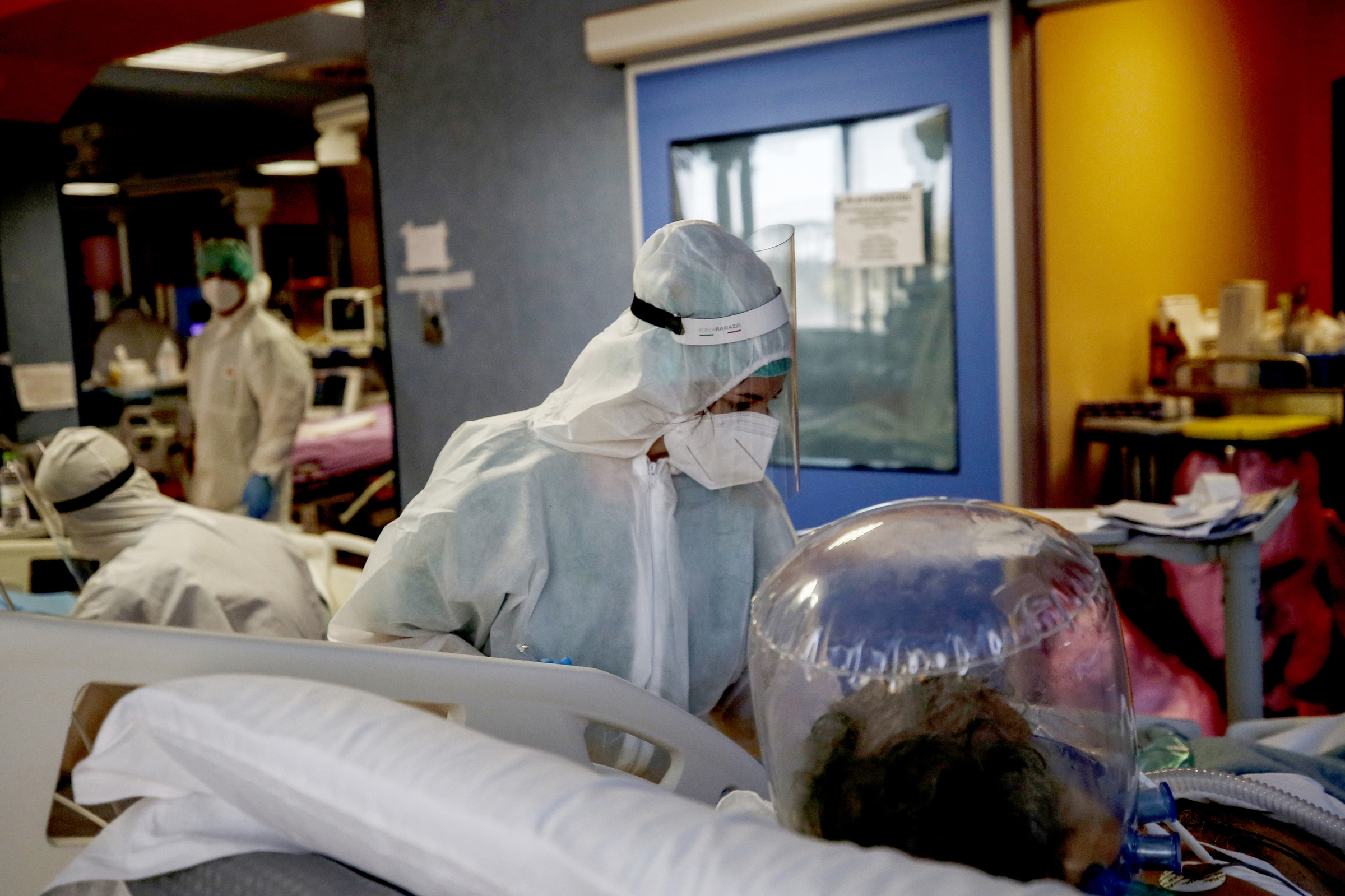 Brasile, terapie intensive all’80% in diverse città