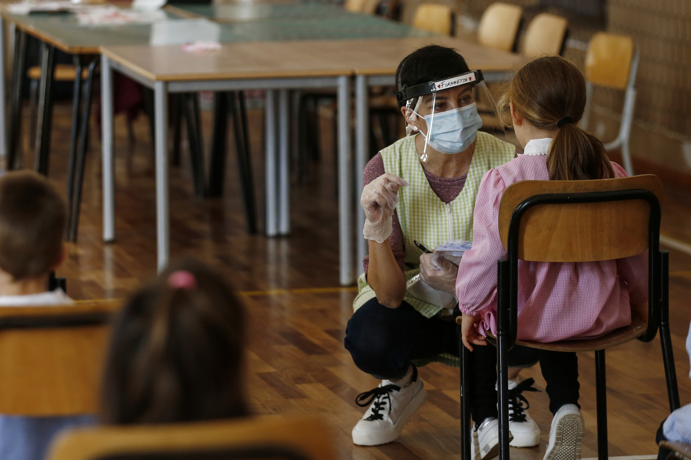Vaccini, in Lombardia tocca a 60-64enni. Test salivari al via da maggio