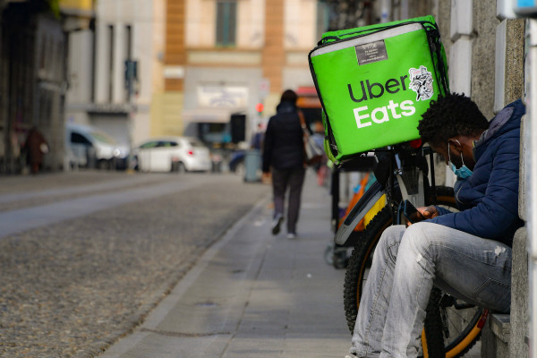 zona Navigli, Uber Eats