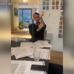 Corona deve tornare in carcere, si taglia i polsi su Instagram e minaccia i giudici | IL VIDEO