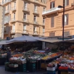 De Luca chiude mercati rionali: “In Italia troppi a comandare, supermercati aperti e noi chiusi”