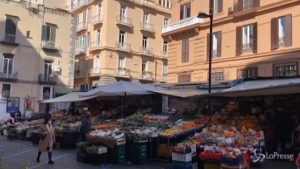 De Luca chiude mercati rionali