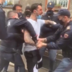 Furia Corona dopo il tentato suicidio, perde la testa e spacca il vetro dell’ambulanza